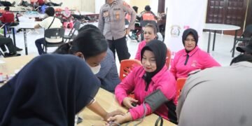 ‎Aksi Donor Darah Hari Bhayangkara ke-80 di Biak, Terkumpul 67 Kantong Darah