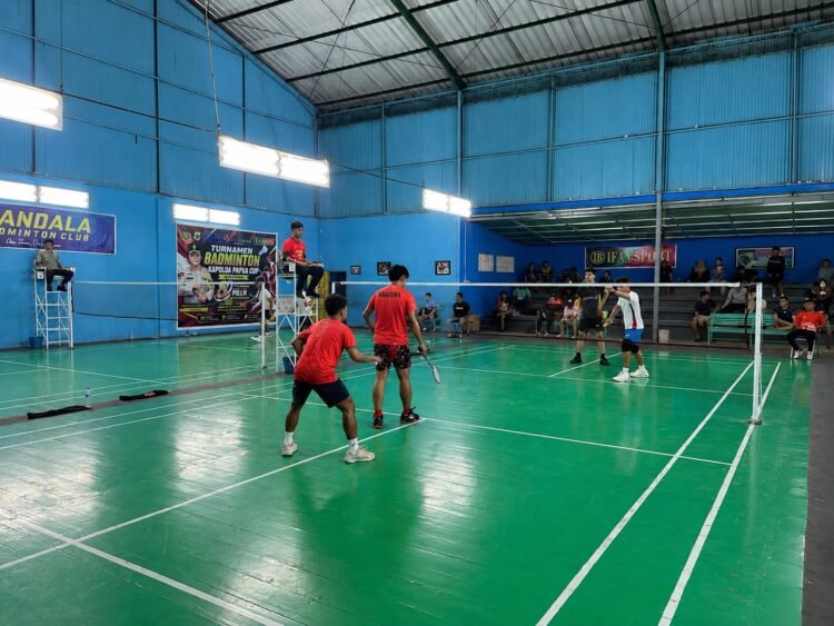‎Sportivitas dan Semangat Juang Mewarnai Hari Keenam Turnamen Badminton Piala Kapolda Cup