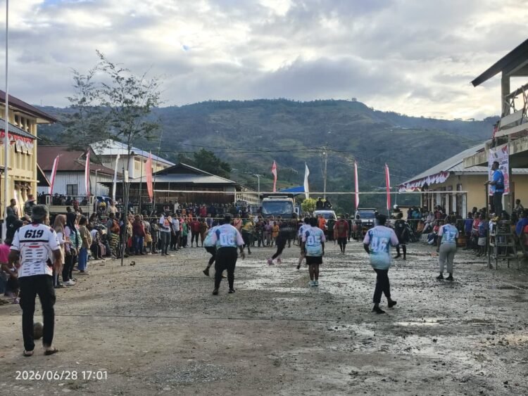 Semangat Sportivitas Kian Membara, Lomba Voli Putri HUT Bhayangkara ke-80 Polres Tolikara Masuki Babak Semifinal