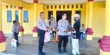 Wakapolres Mamberamo Tengah Salurkan Bantuan Sembako kepada Tokoh Pemuda di Kobakma