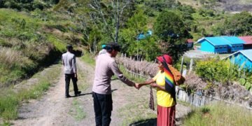 Patroli Sambang Regu III Polsek Kelila Perkuat Sinergi dengan Masyarakat Kampung Binime