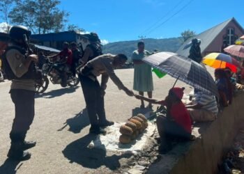 Patroli Humanis Polsek Karubaga Hadir di Tengah Aktivitas Warga, Wujudkan Situasi Kamtibmas yang Aman dan Kondusif