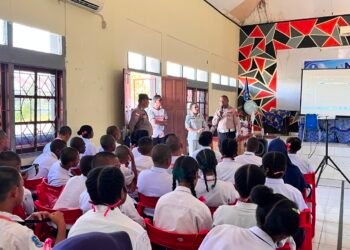 Sat Binmas Polres Sarmi Bekali Siswa Baru SMAN 1 Sarmi dengan Edukasi Hukum dan Bahaya Narkoba
