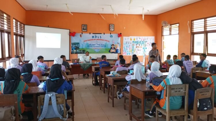 Bentengi Generasi Muda dari Judi Online, Kapolsek Tanah Miring Edukasi Siswa Baru di Masa MPLS