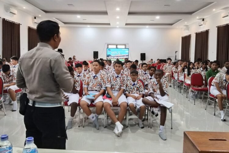 Police Goes To School, Sat Lantas Polres Jayapura Tanamkan Budaya Tertib Berlalu Lintas Sejak Dini