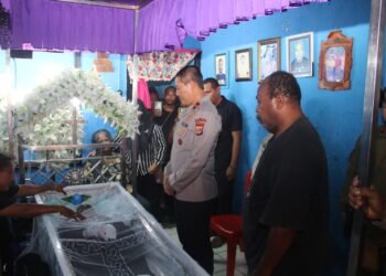 Ungkapan Duka Keluarga Besar Polda Papua, Wakapolda Melayat ke Rumah Duka Brigpol Fredy Lukas Awe
