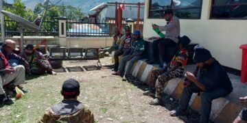 Utamakan Musyawarah, Sat Binmas Polres Tolikara Mediasi Sengketa Dana Kampung Secara Humanis