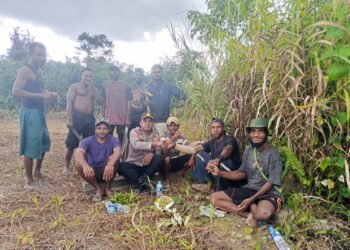 Kapolsek Senggi Perkuat Kemitraan dengan Warga, Ajak Masyarakat Jaga Kamtibmas Melalui Gotong Royong