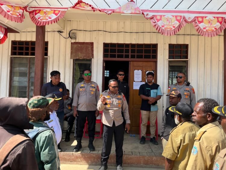 Polres Tolikara Pastikan Penyaluran Dana Desa Berjalan Aman dan Tepat Sasaran