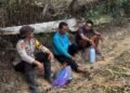 Wujud Nyata Dukung Ketahanan Pangan, Bhabinkamtibmas Banjar Ausoy Turun Langsung Bantu Warga Panen Jagung