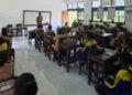 Polri Hadir untuk Sesama, Sat Binmas Polres Mamberamo Tengah Berikan Dukungan Untuk Gereja Katolik Santo Yusuf
