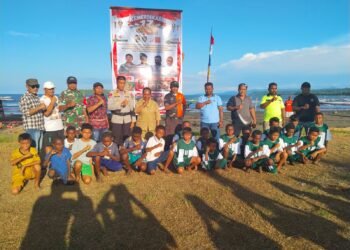 Gebyar Merdeka di Pantai Kalibagre, Polres Sarmi Bangun Semangat Persatuan Bersama Warga Pesisir