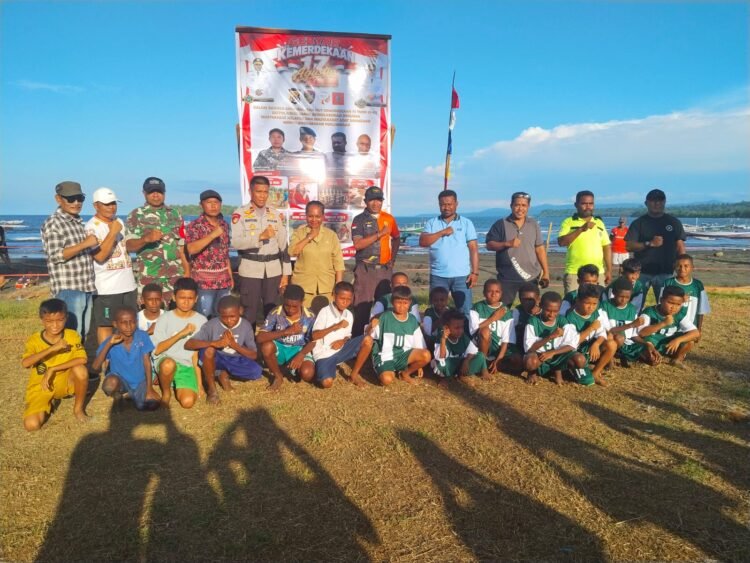 Gebyar Merdeka di Pantai Kalibagre, Polres Sarmi Bangun Semangat Persatuan Bersama Warga Pesisir