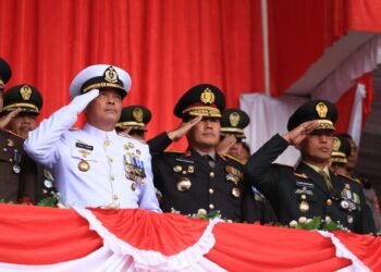 Upacara Penurunan Bendera HUT Ke-81 RI di Stadion Mandala Jayapura Berlangsung Khidmat dan Lancar