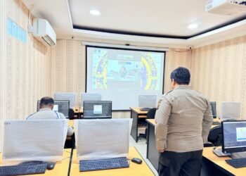 Gubernur Apolo Dorong Anak Kampung Koa Manfaatkan Sekolah Rakyat untuk Masa Depan