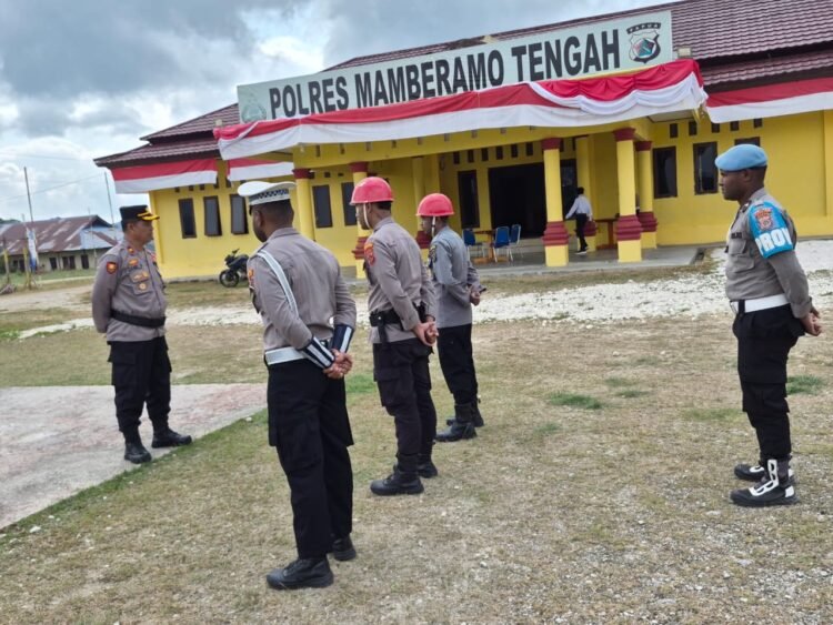 Wakapolres Mamberamo Tengah Berikan Pembinaan kepada Personel yang Melanggar Disiplin Polri