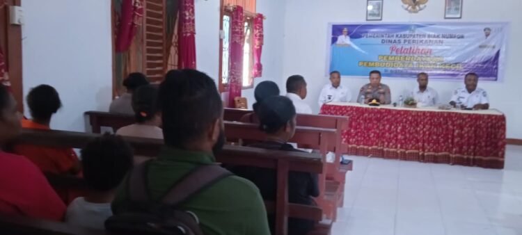 Cegah Karhutla Meluas, Polres Biak Numfor Ajak Warga Babrinbo Jaga Lingkungan