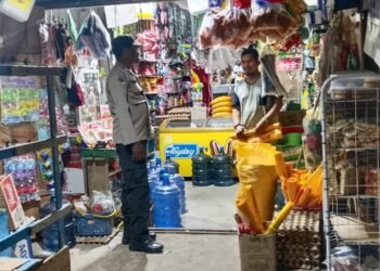 Jaga Keamanan Pasar, Polsek Biak Timur Imbau Pedagang Waspadai Kebakaran dan Pencurian