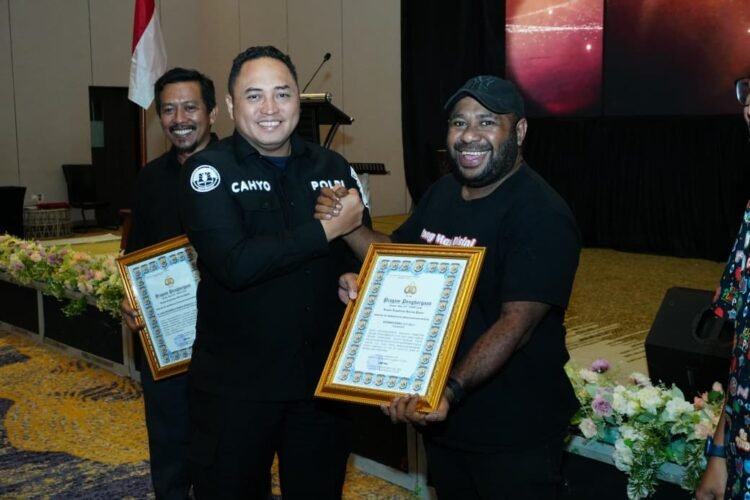 6 Hari Terombang-Ambing di Laut, 5 Korban Speedboat Hilang di Perairan Waropen Ditemukan Selamat