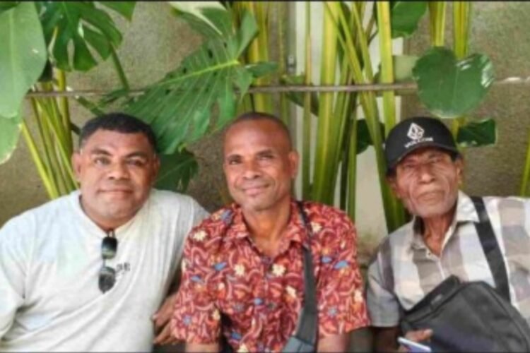 Tokoh Adat Tanah Tabi Imbau Pelajar Tak Terprovokasi dan Dukung Program MBG