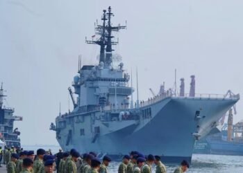Wakil Panglima TNI Dampingj Menhan Sambut Kedatangan ITS Giuseppe Garibaldi
