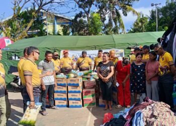 Alumni Bintara Polri 1997/1998 Polda Papua Salurkan Bantuan Sembako untuk Korban Kebakaran