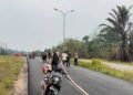 Polres Boven Digoel Bersama PMK Bergerak Cepat Padamkan Kebakaran Lahan di Jalan Trans Papua