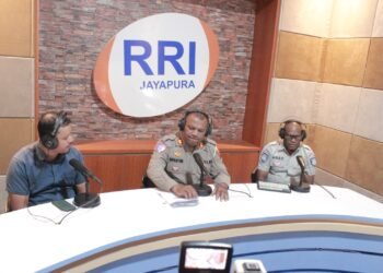 Polisi Menyapa di RRI Jayapura, Polda Papua Ajak Masyarakat Jadikan Keselamatan Berlalu Lintas sebagai Tanggung Jawab Bersama