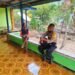 Bhabinkamtibmas Kampung Padua Sambangi Warga, Sampaikan Pesan Kamtibmas dan Cegah Karhutla