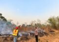 Sinergi Polri, TNI dan Warga, Kebakaran Lahan di Kampung Harapan Makmur Berhasil Dipadamkan