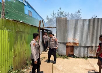 Sinergi Polri, TNI dan Warga, Kebakaran Lahan di Kampung Harapan Makmur Berhasil Dipadamkan