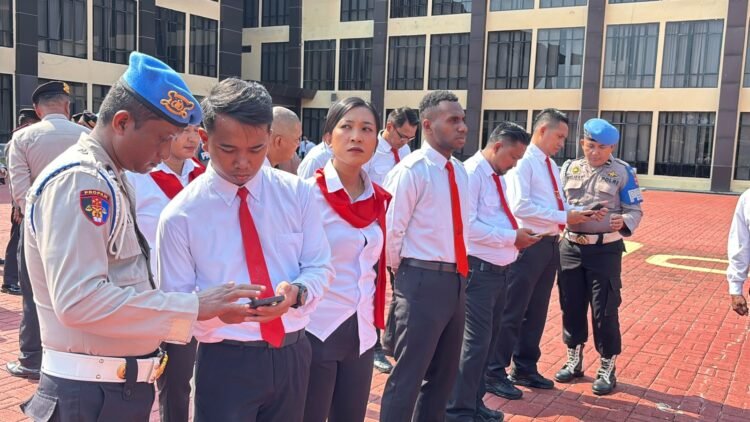 Cegah Judi Online, Polda Papua Lakukan Pemeriksaan terhadap Personel