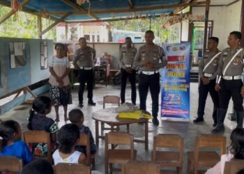 Peringati Hari Lalu Lintas Bhayangkara ke-71, Satlantas Polres Waropen Berbagi Kasih dan Edukasi Keselamatan di Dua Gereja