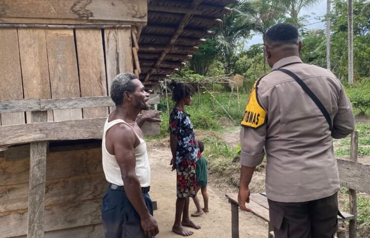 Sambangi Warga, Polsek Kouh Ajak Bersama Cegah Karhutla dan Jaga Kamtibmas