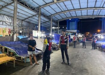 Jaga Kamtibmas di Tengah Malam, Kasat Samapta Polres Biak Numfor Pimpin Patroli Cipkon Sisir Kota Biak