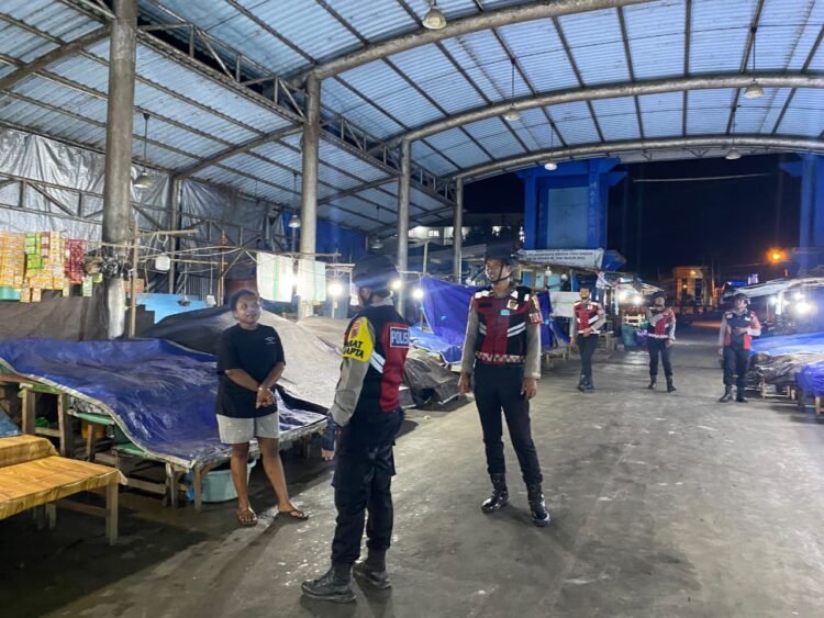 Jaga Kamtibmas di Tengah Malam, Kasat Samapta Polres Biak Numfor Pimpin Patroli Cipkon Sisir Kota Biak