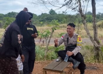 Bhabinkamtibmas Sambangi Warga Boven Digoel, Ajak Jaga Kamtibmas dan Waspadai Karhutla