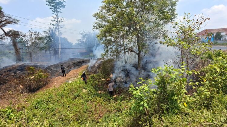 Polres Boven Digoel dan Damkar Respons Cepat Tangani Kebakaran di Bekas Lokasi Mebel