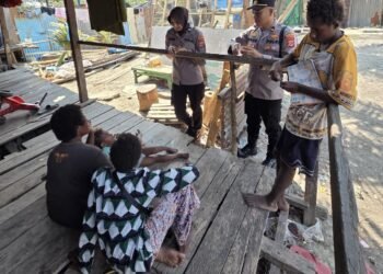Jaga Kamtibmas dan Cegah Karhutla, Bhabinkamtibmas Polres Merauke Sambangi Warga di Pintu Air